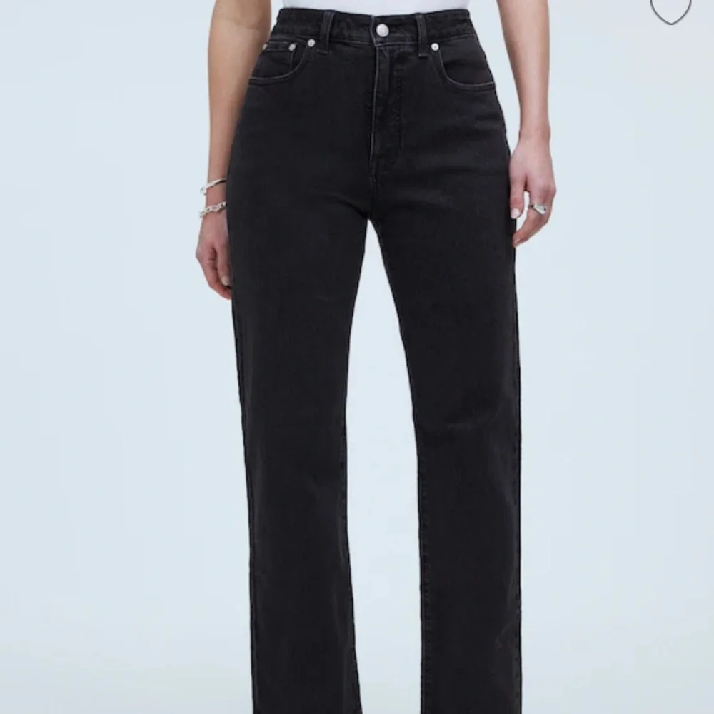 Dark Blue - The Curvy '90s Straight Jeans - Picture 2 of 9